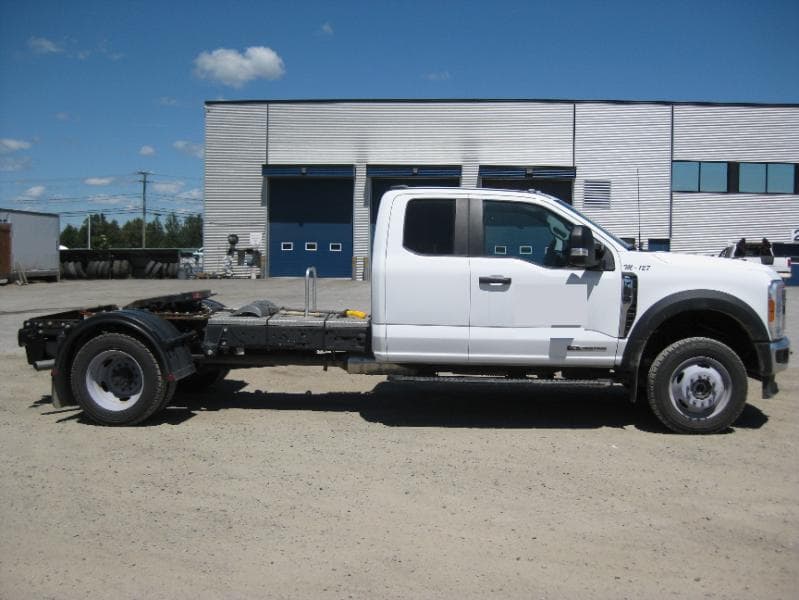 Ford F-550 2023