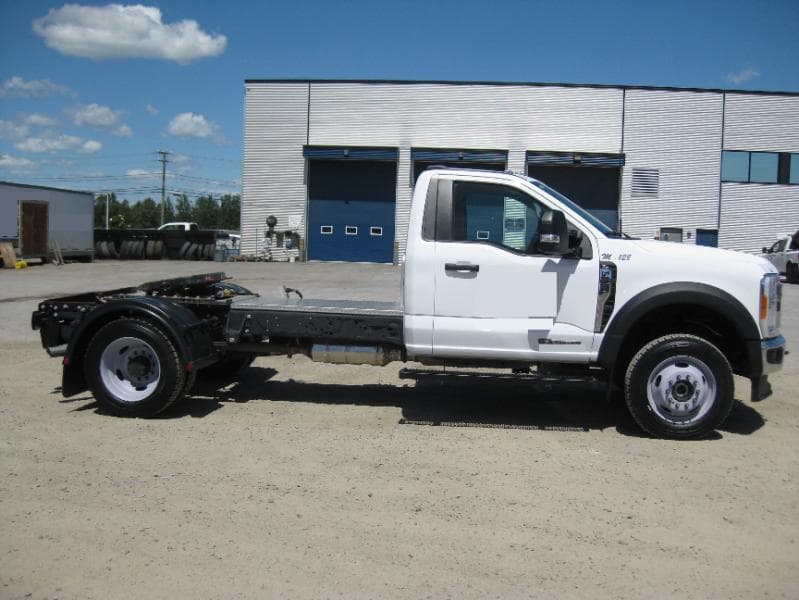 Ford F-550 2023