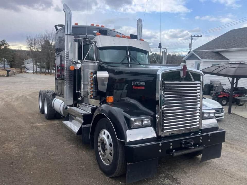 Kenworth W900B 2012