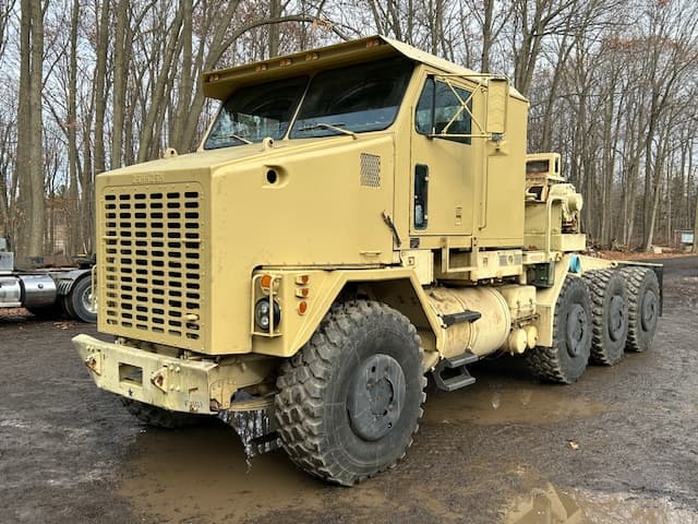 Oshkosh M1070  8x8 2001